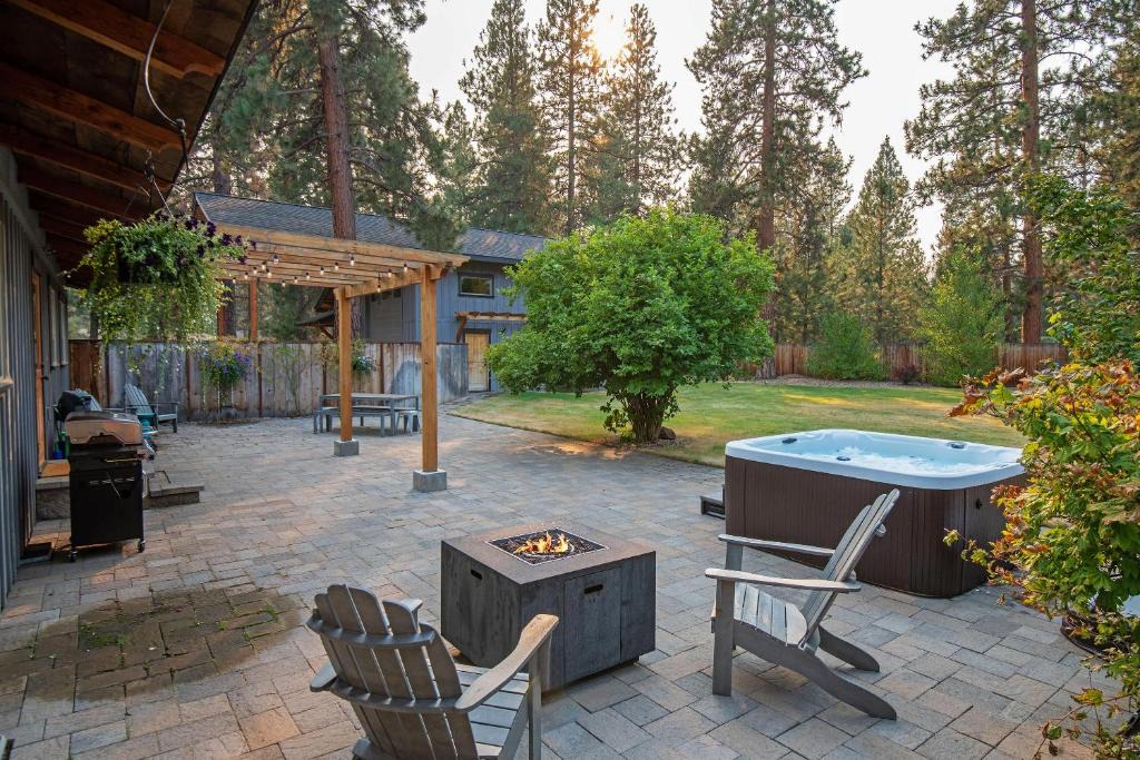 Sisters House | Sisters Basecamp - Meredith Lodging