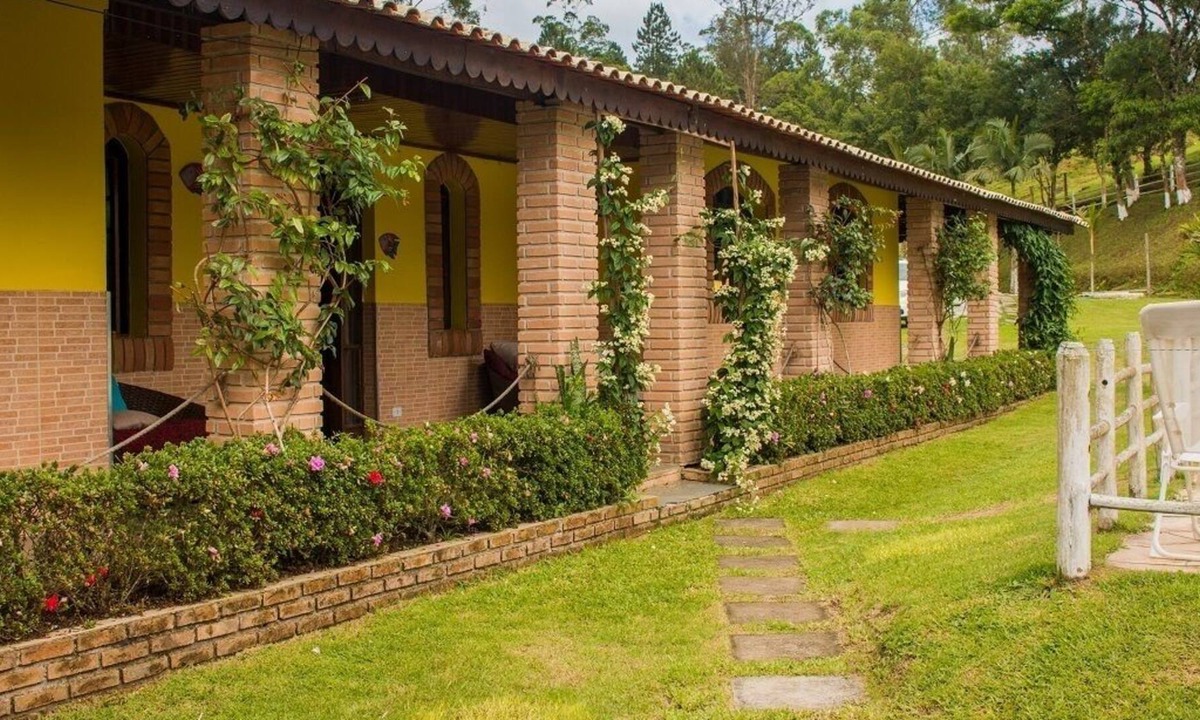 Embu-Guacu House | Site with waterfall, 6 suites, swimming pool, ballroom