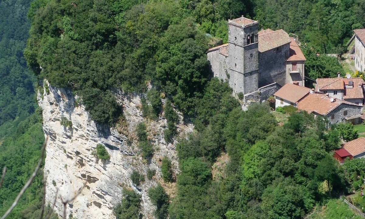 Borgo a Mozzano House | Situated in an authentic Tuscan hilltop village,
