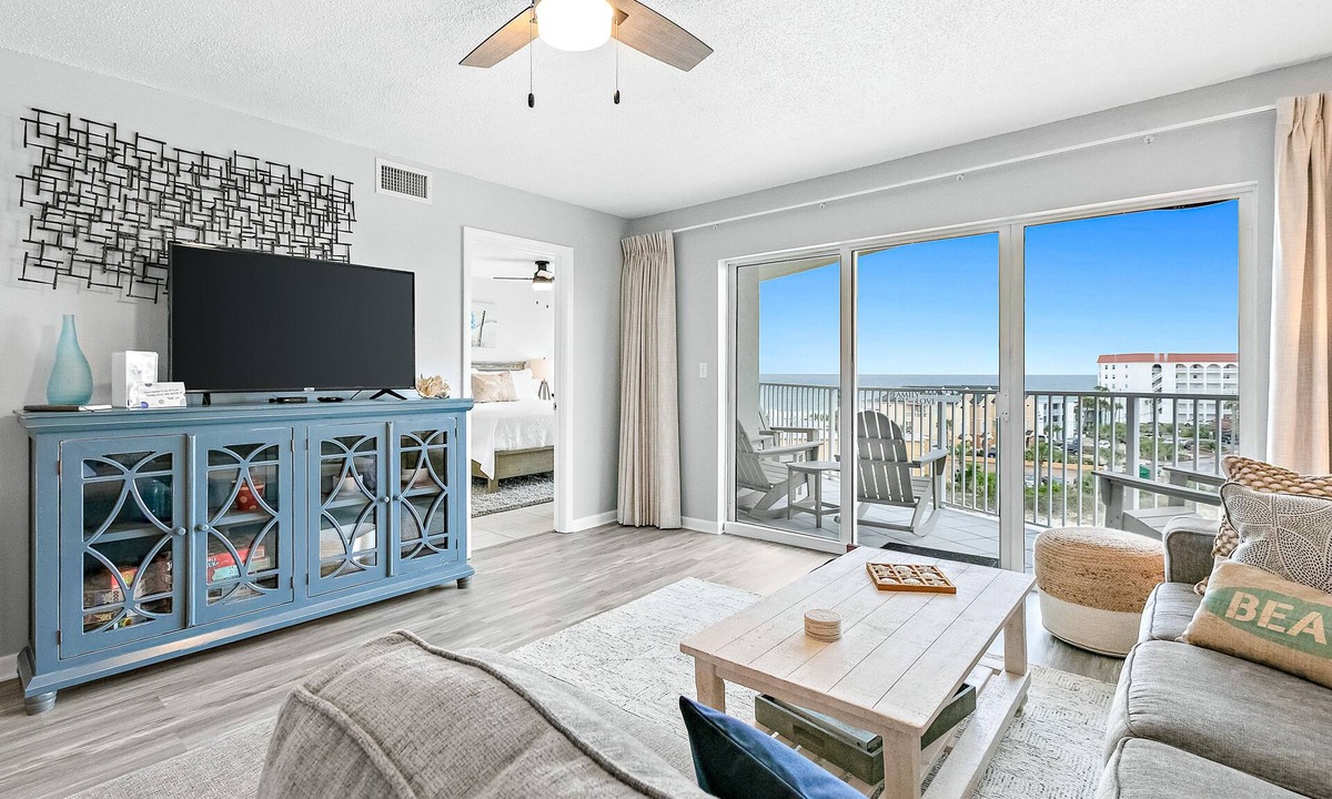 Fort Walton Beach Condo | Sixth-Floor Condo w/Partial Ocean Views, Free WiFi, Balcony, Shared Pool, Tennis