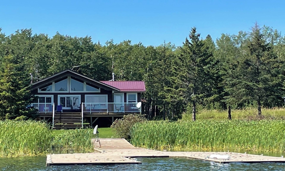 Falcon Lake Cottage | Skøgarmaör Meadow Cottage, Lake Of the Woods, Ward Island