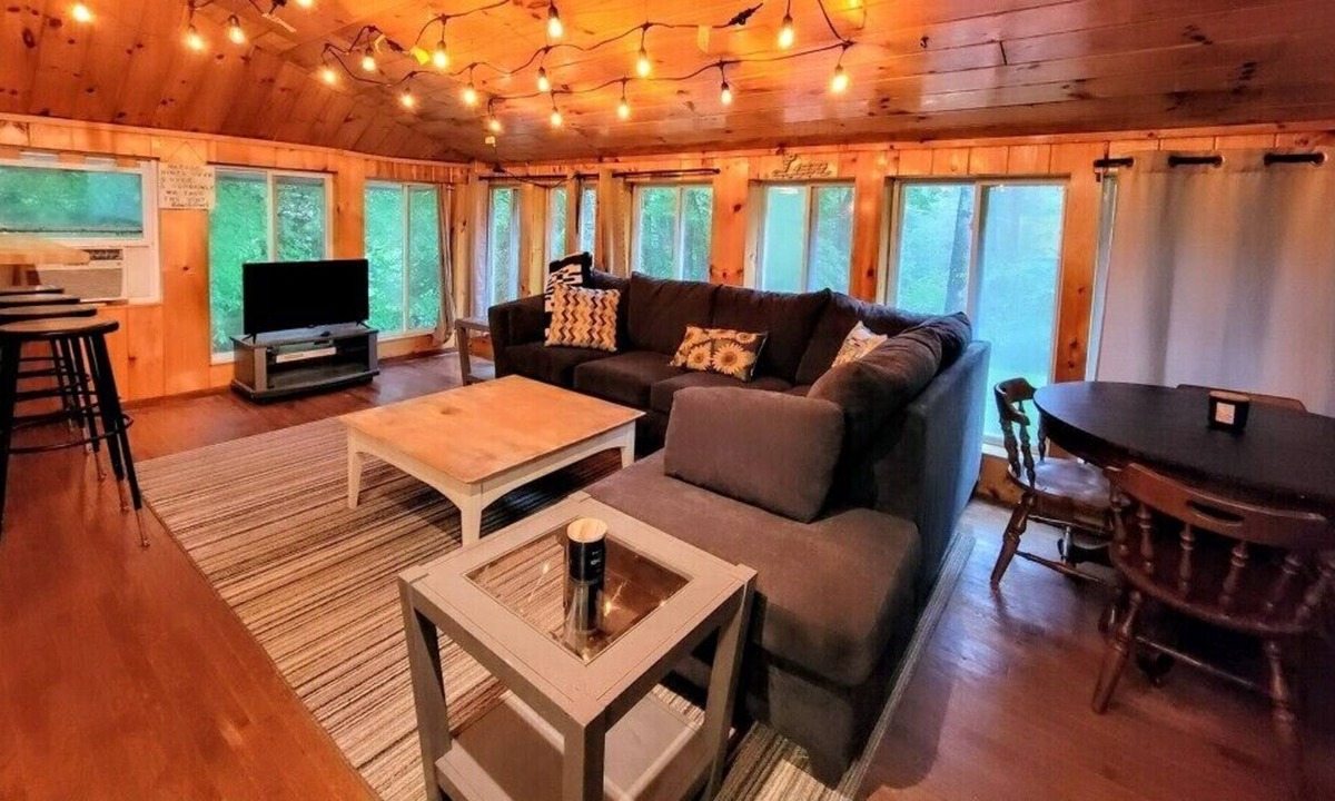 Bethlehem Cottage | Ski Bethlehem A-Frame with River Access Bring Dogs!
