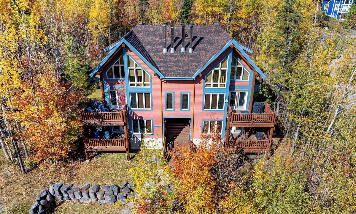 Saint-Philemon Ski Chalet | Ski Condo with SPA | Boisé du Midi 66-A