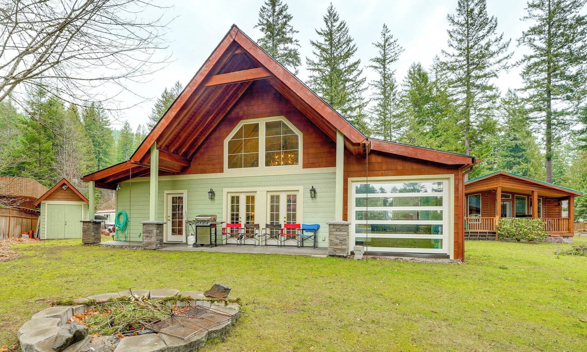 Packwood House | Ski, Fish & Explore: Packwood Home w/Hot Tub!