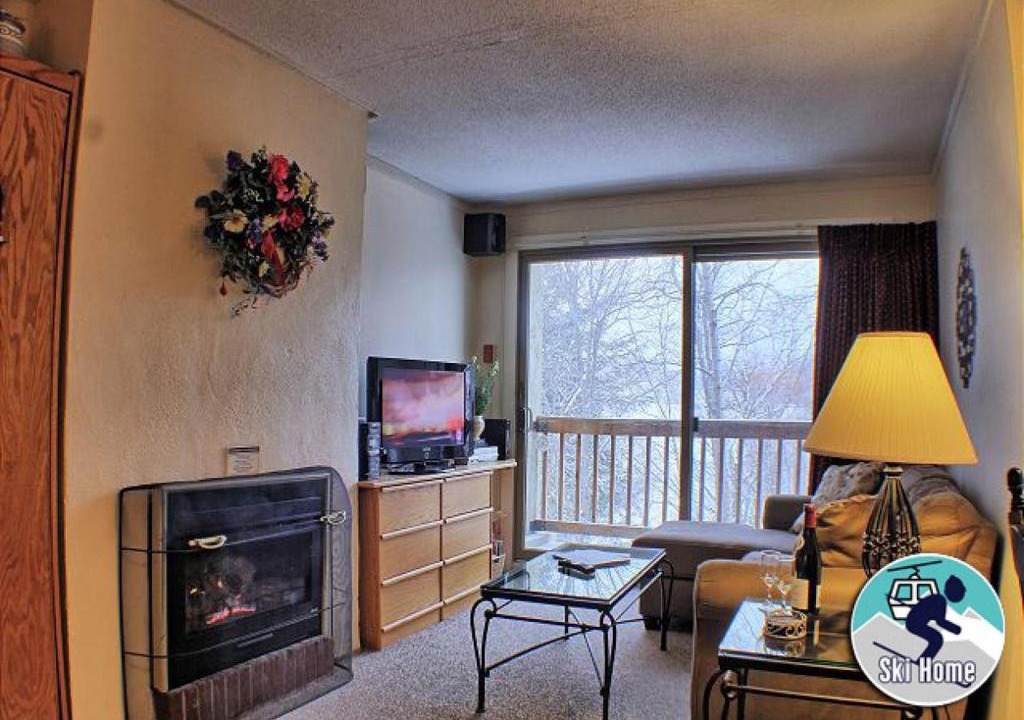 Killington House | Ski home to this cozy one bedroom condo Whiffletree F5