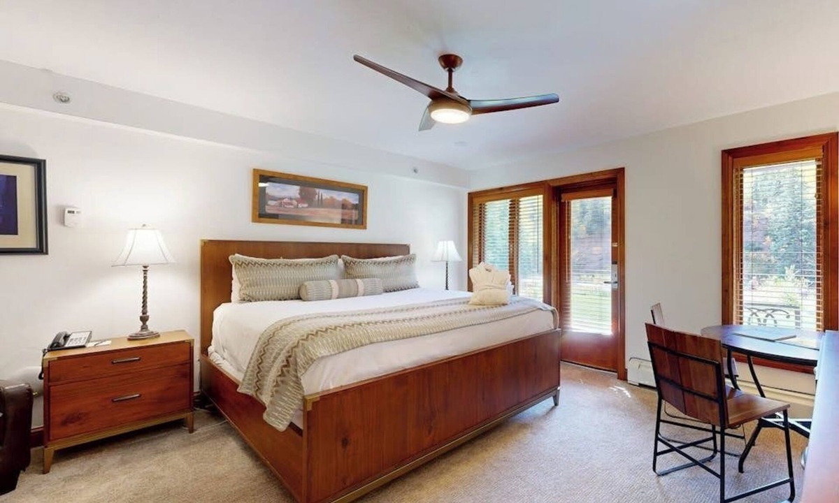 Vail Apartment | Ski-in/out, mountain view studio w/high-speed WiFi & shared pool, hot tubs, W/D