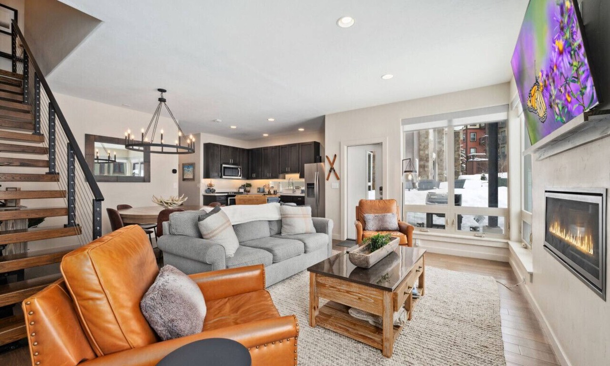 Silvercreek Villa | Ski-In/Ski-Out, 3BD/3BA, 2 Story w/Garage, by Pool