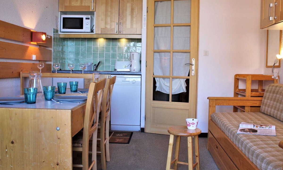 Risoul Apartment | Ski-In/Ski-Out Studio, 4 Sleeps, Pet Friendly, Ski Locker, Risoul 1850