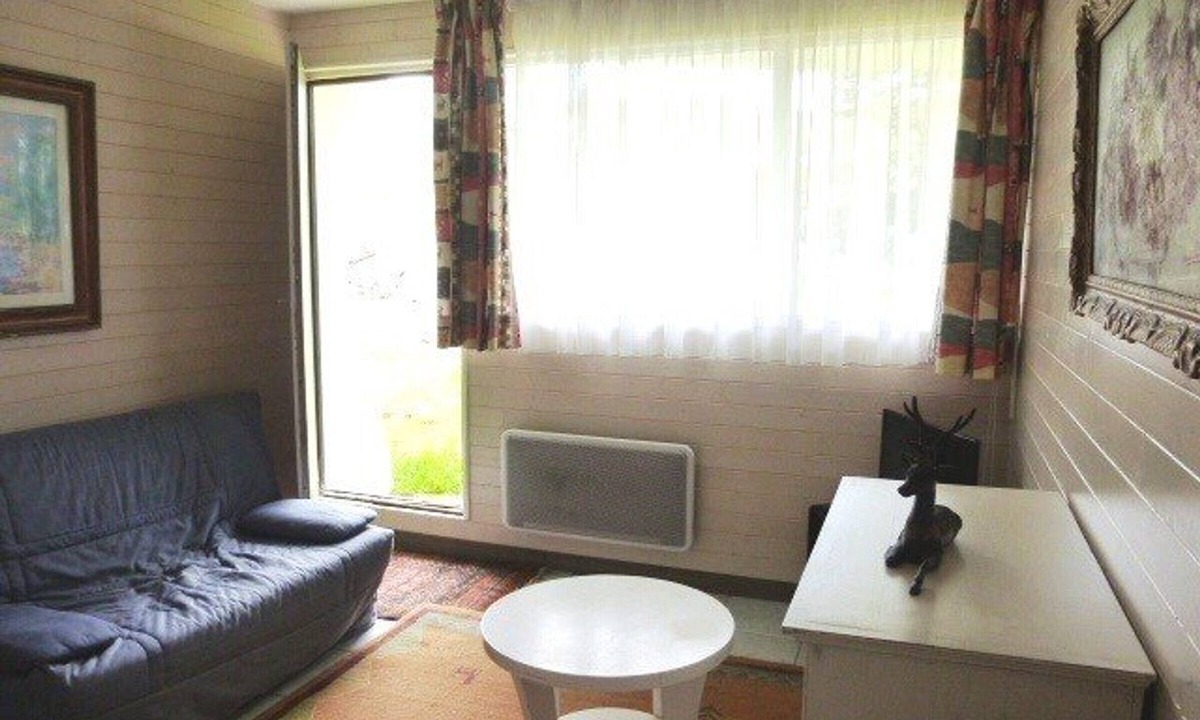 Arette Apartment | Ski-In/Ski-Out Studio for 5 with Mountain Views, Free Parking, and Ski Locker