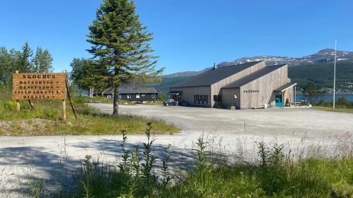 Lenvik Hostel | Skoghus