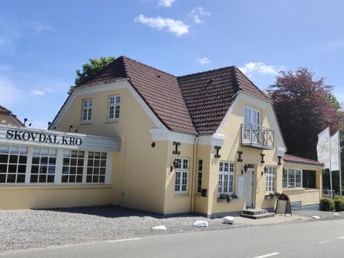Jelling Hotel | Skovdal Kro