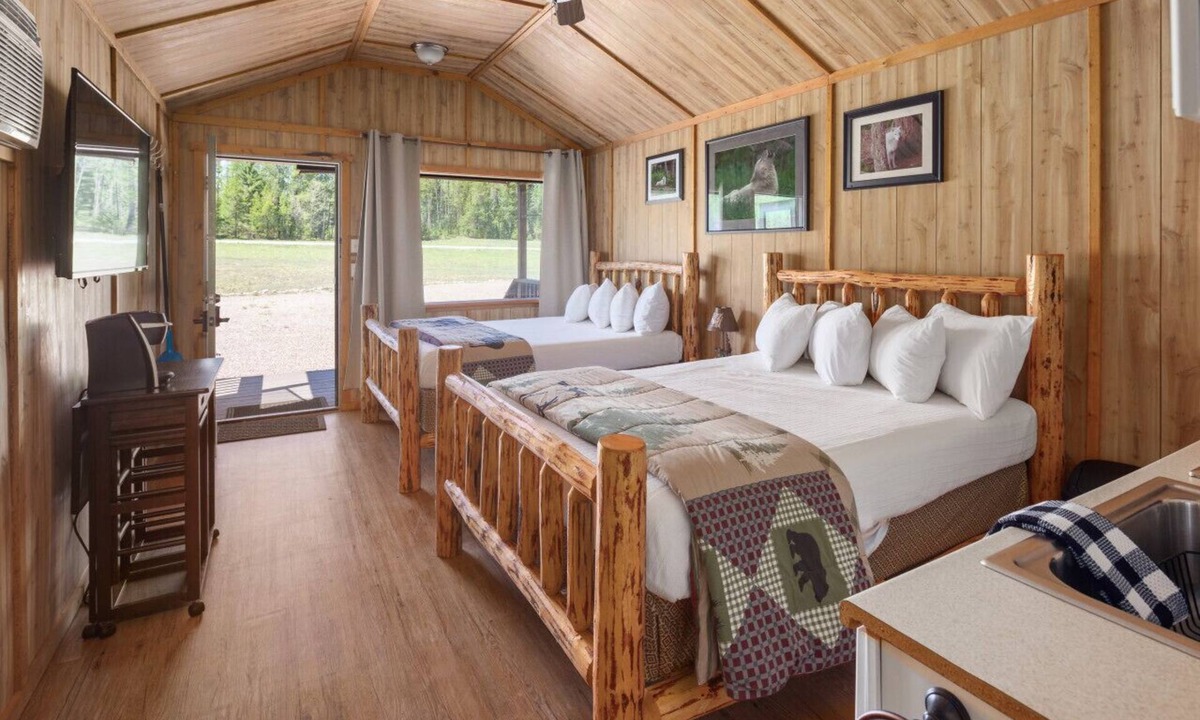 Coram Cabin | Sky Eco - Wolf Den Cabin