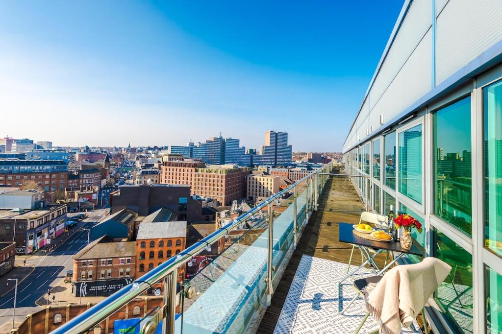 Nottingham City Centre Apartment | Skyline 2BD 2BA Central Nottingham Free Parking