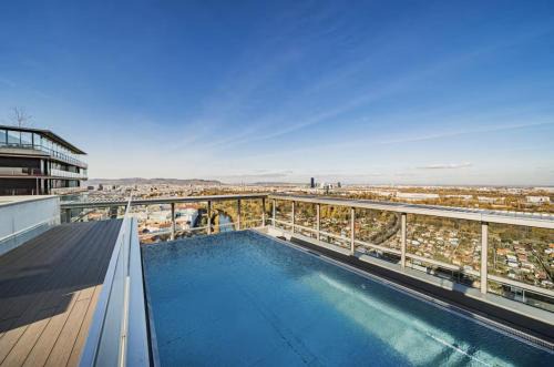 Erdberg Apartment | Skyline Apartment with SkyPool and Free Parking