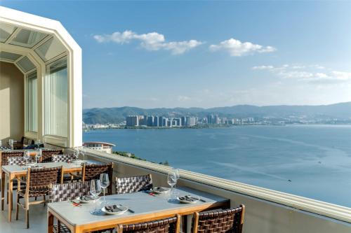 Dali Hotel | Skyline Cloud Cliff Sea View Hotel