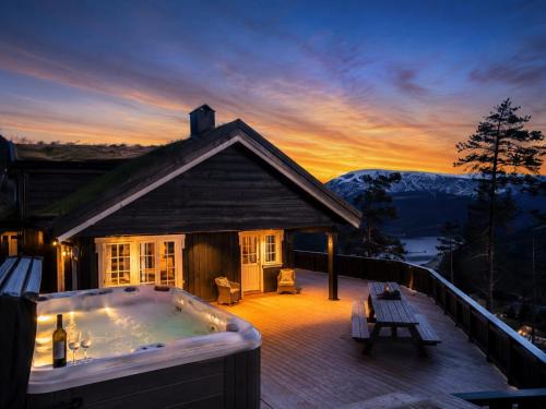 Stryn House | Skyline Lodge