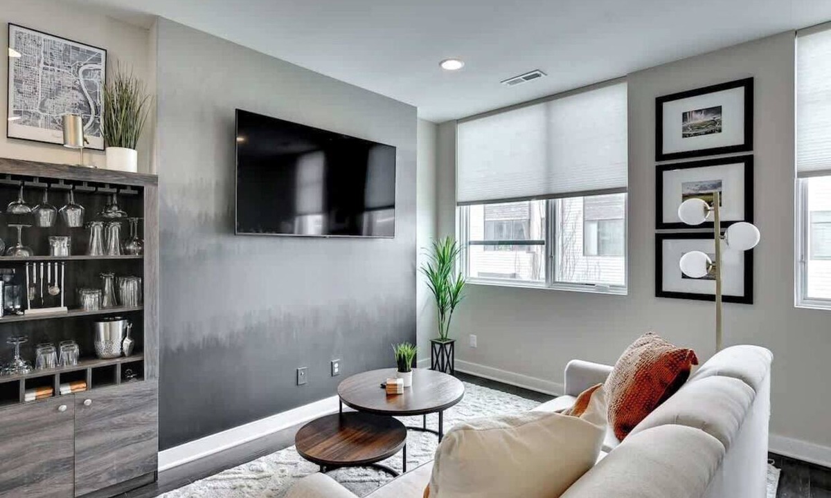 Dahlman Condo | Skyline Stay - Near Downtown & Zoo+ Garage+Rooftop