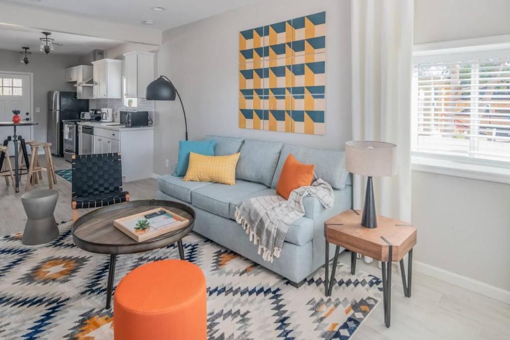 Garfield Bed & Breakfast | Sleek 2BR Home | Downtown Phoenix by WanderJaunt