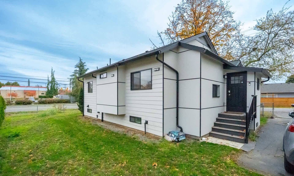 White Center House | Sleek 2BR Lower Unit Near Airport & Seattle DT