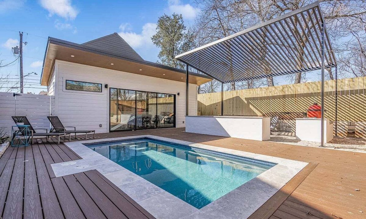 Rosewood House | Sleek 3BR/2.5BA Home with In-Ground Pool & Rosewood Amenities - Austin Avante-Garde