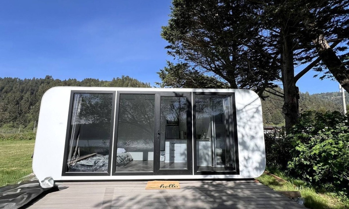 Klamath House | Sleek and Modern Glamping Pod in Klamath, Perfect for a Getaway near the Pacific Ocean