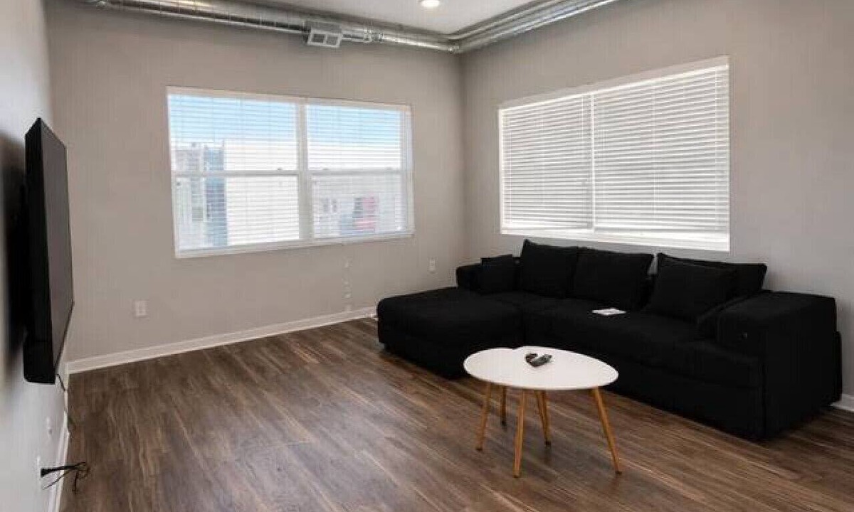 Downtown Des Moines Apartment | Sleek Black-and-White 2BR with Gym, WiFi & Free Parking