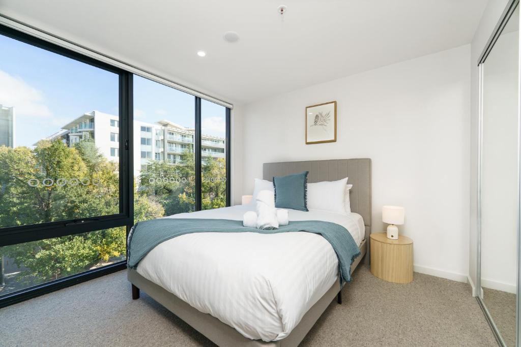 Braddon Apartment | Sleek Braddon Apartment Near Canberra Centre - Hosted by Canstay