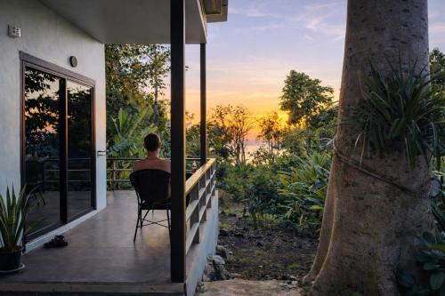 Bai Lan House | Sleep Inn - Lonely Beach