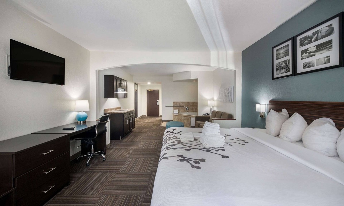Chesapeake Hotel | Sleep Inn & Suites Chesapeake - Portsmouth