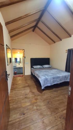 Bayan Hotel | SleepHere Homestay