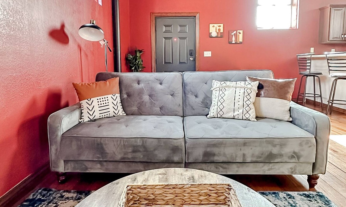 West Central Condo | Sleepover: Enticing 2BD/1BA Condo - Downtown Springfield