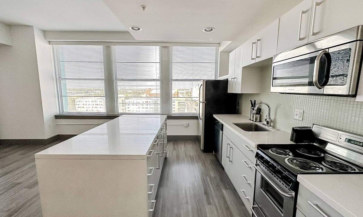 Springfield Apartment | Sleepover: Superb 1BD/1BA - Downtown Springfield