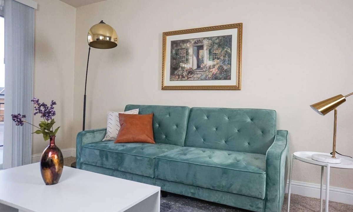 Oklahoma City Apartment | Sleepover | Upscale 1BD/1BA +Balcony - OKC