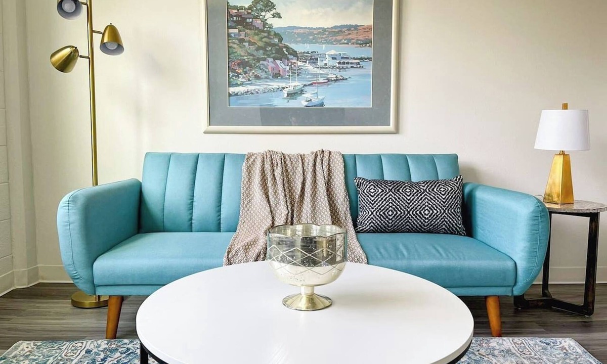 Corryville Apartment | Sleepover | Vibrant 1BD/1BA + Gym - Cincinnati