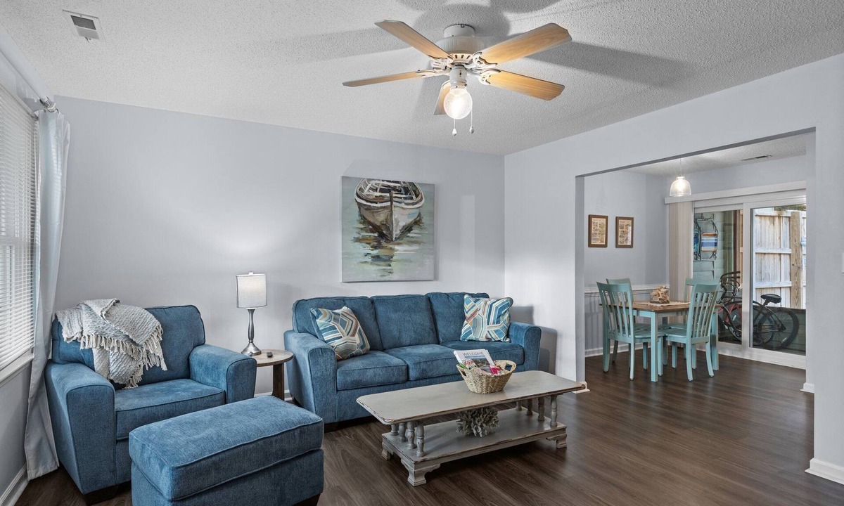 Emerald Isle House | Sleeps 5! 2 BR, 2.5BA Townhome-Walk to Beach & Dining – Your Escape Awaits!
