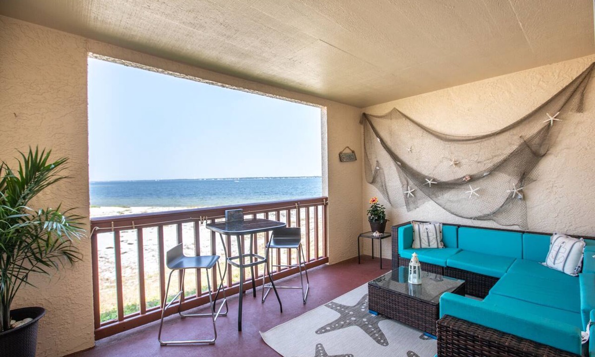 Navarre Beach Condo | Sleeps 6! NEWLY REMODELED