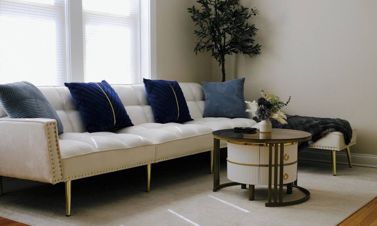 Irving Park East Apartment | Sleeps 7 Huge Projector Designated Workspace
