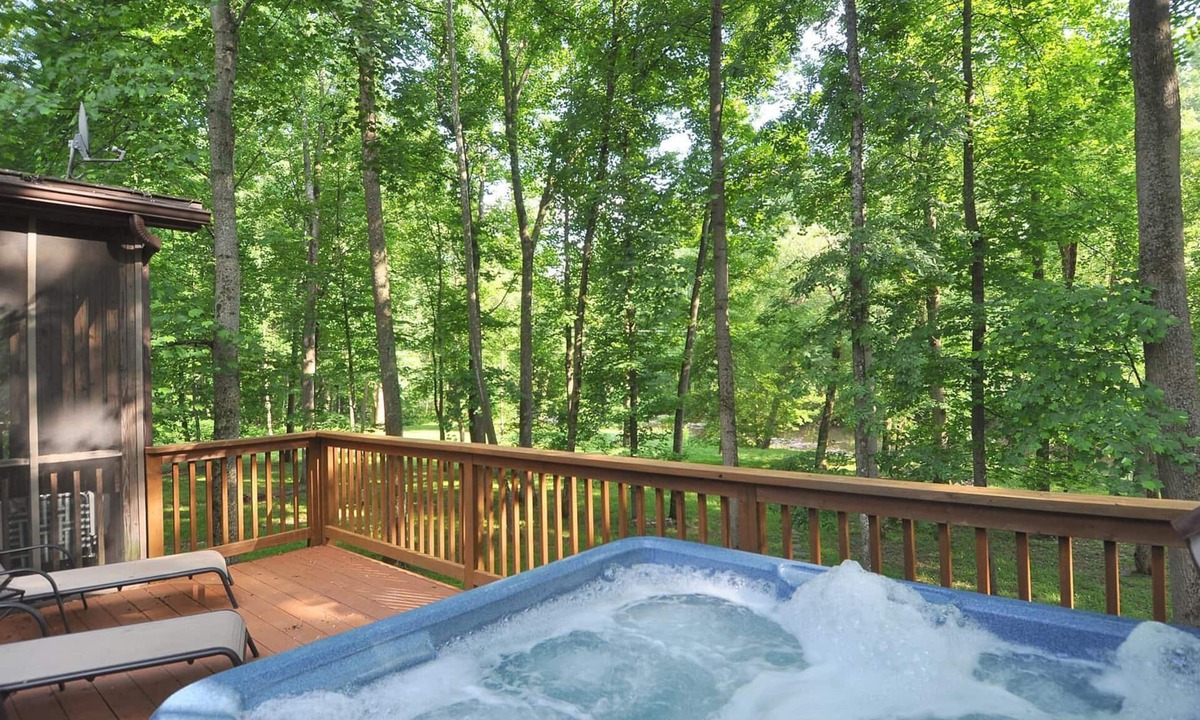 Berkeley Springs Cabin | Sleepy Creek - Creekside Escape