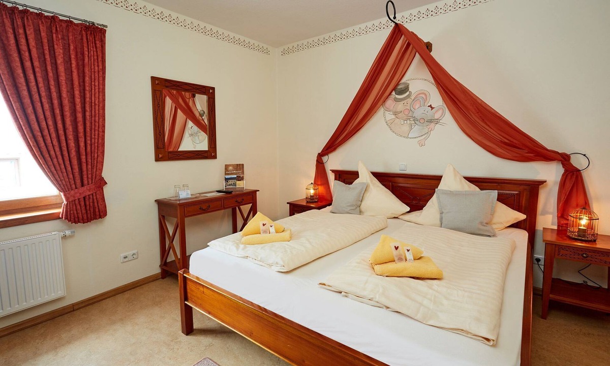 Neroth Apartment | Small Double Room with Breakfast Included - Spa and Wellness Hotel on the Eifelsteig*