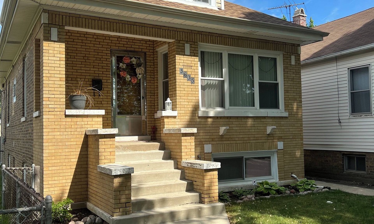 Stickney Apartment | Small hidden Gem. Location!