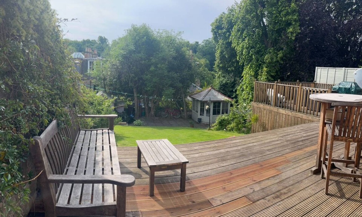 Haymarket Cabin | Small Private Guest cabin in lush green Dean Village, 0.7mile to City Centre