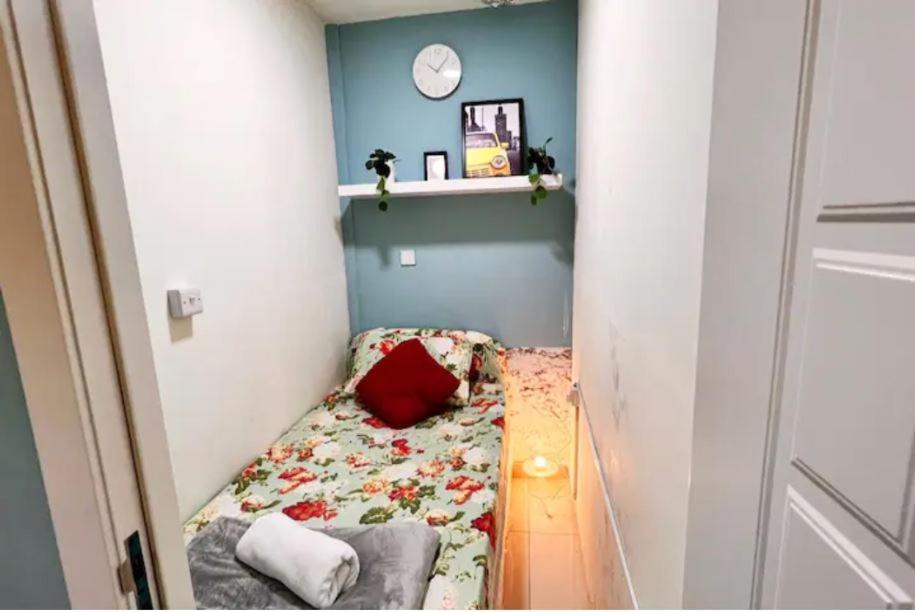Al Barsha 1 House | Small Private Partition Room in Al Barsha 1 Near Metro