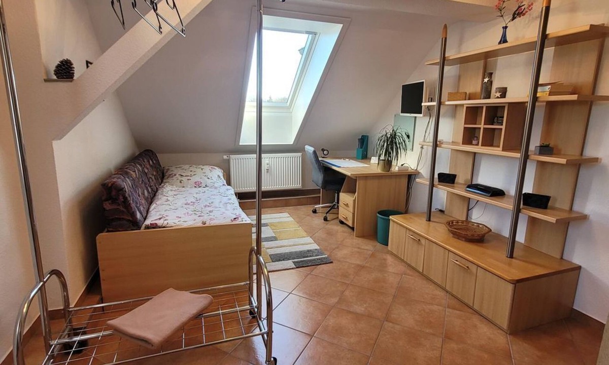 Rabenstein House | Small single room with private bathroom - time out from everyday life