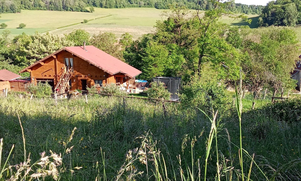 Puessans Apartment | Small studio, netflix, terrace in the middle of nature, swimming pool ✨animals accepted