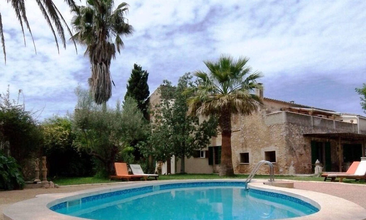 Sencelles Apartment | Small studio with garden view in the manor house with pool and garden