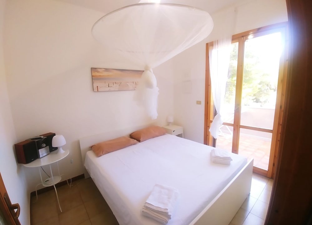 Specchiolla Villa | Small villa by the sea (Int. 2) 2 steps from the sea