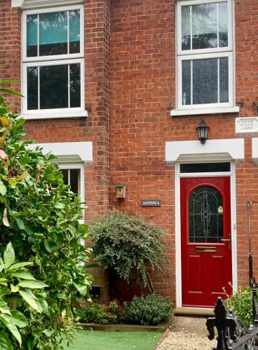 Stalham House | Smart & Comfortable 3-bedroom Victorian house