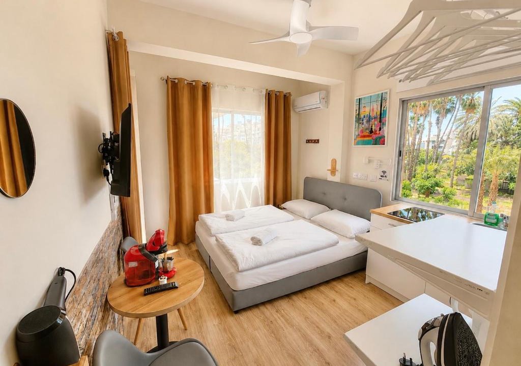 Historical Center Apartment | Smart Deluxe StudioN6 private Kitchenette Bathroom to Beach 200m Marina Port 900m