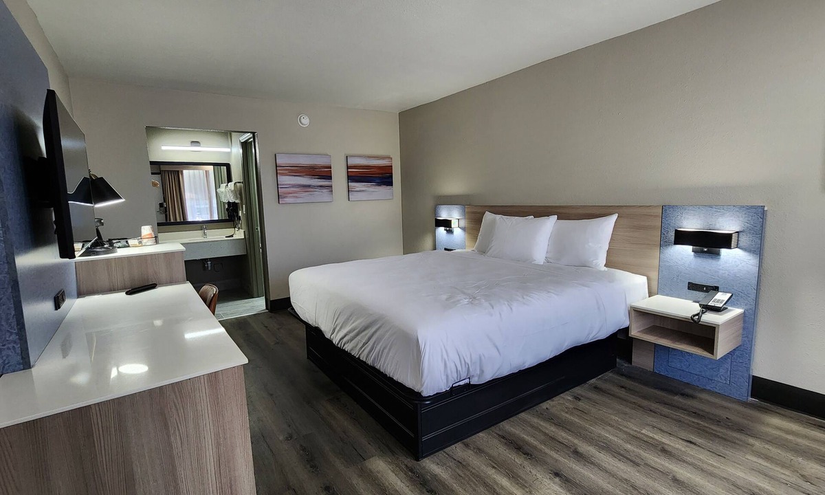 Lafayette Hotel | Smart Stay Inn