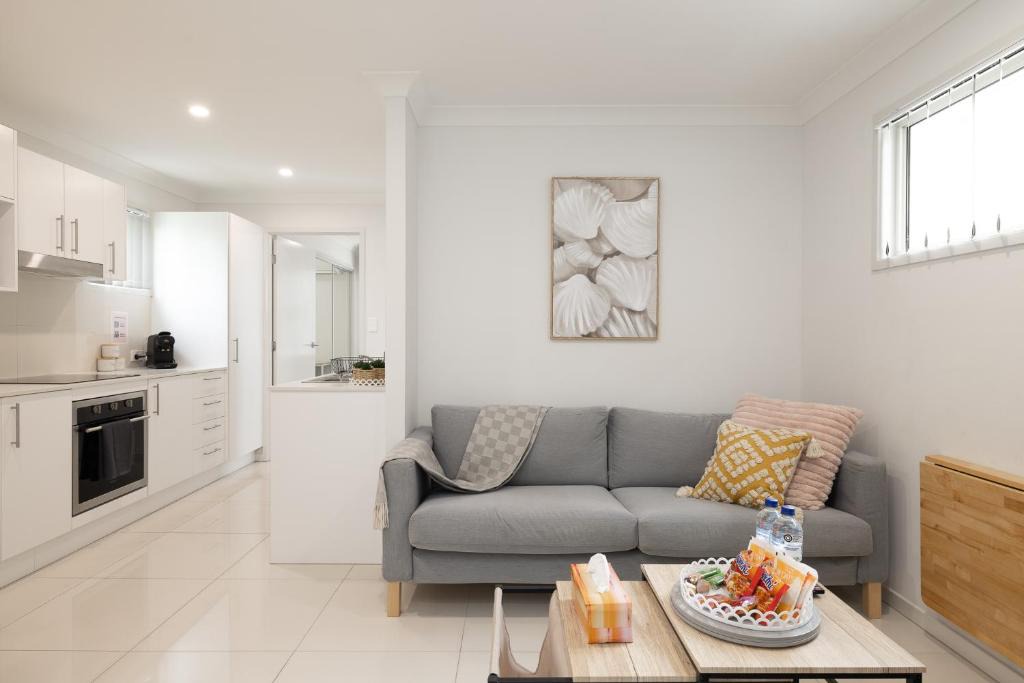 Rocklea Apartment | Smart Suites Self Check-in Apartments - N Freney